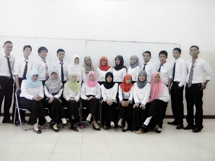 third floor of creamy building. 10 boys and 13 girls. we are the next programmer.