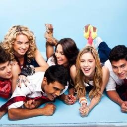 Twitter do blog Garotas Rebeldes dedicado aos artistas Sophia Abrahão, Micael Borges, Lua Blanco, Arthur Aguiar, Mel Fronckowiak e Chay Suede ;)
