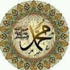 قال تعالى
{ إِنَّ اللَّهَ وملَائِكَتَهُ يُصلُّون علَى النَّبِيِّ يَا أيُّهَا الَّذينَ آمنُوا صَلُّوا عَلَيهِ وسَلِّموا تَسليماً }