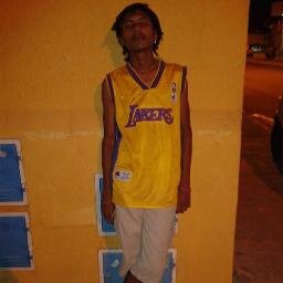 Follow @wizkhalifa