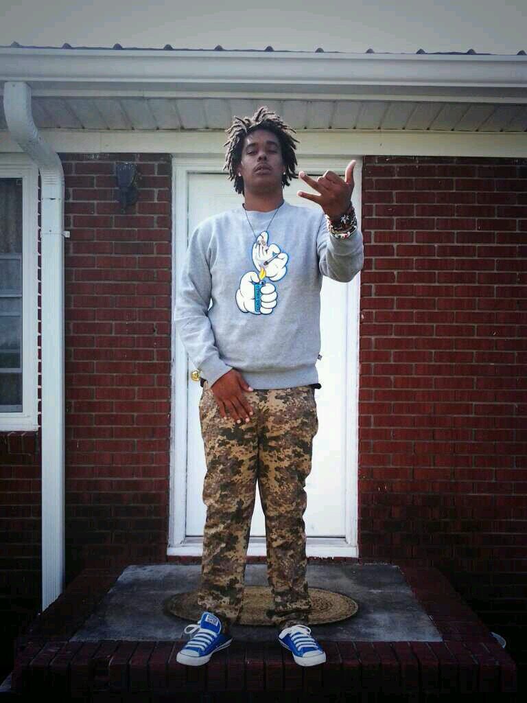 hi hoe , fuck a bio & juss follow . #iFollowBack . #BottomBoy/Ca$hGang . #YIC MUHHVUGGA