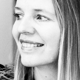 Art Director | UX enthusiast | creative thinker | I♥ interesting people, good food, great graphic design & my iphone | motto: we are our choices :): you decide