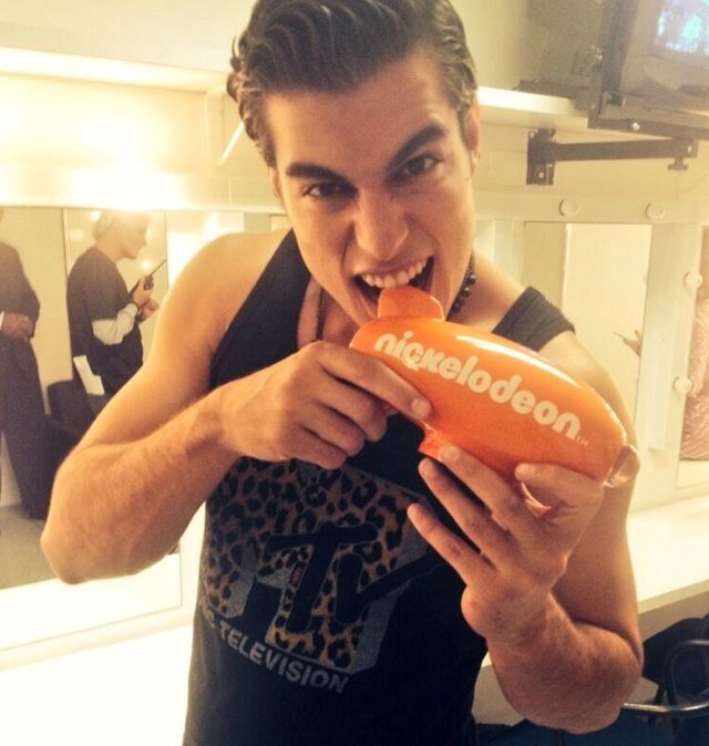 Hola soy Sophia, @DaniloCarrera es mi inspiracion desde que lo ví en #RP, el AMA a sus #Danilocas♥ me sigue desde el 01.04.13