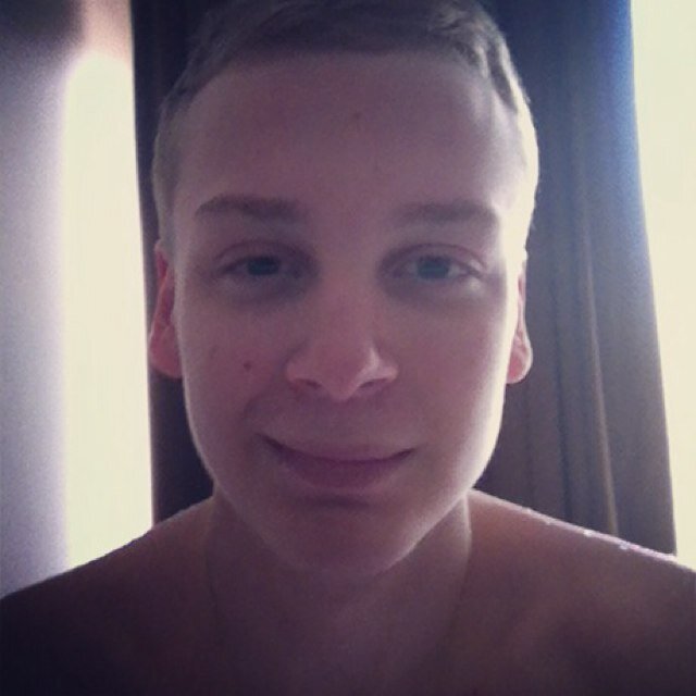I'm 18 years old, Follow me for uninteresting tweets lol. Instagram: Jesuleeros