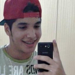 solteiro sim sozinho também com fome inclusive com sono principalmente e cansado sempre..