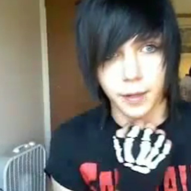 I run @50_Shades_Andy. Love BOTDF. I DON'T FOLLOWBACK! @AmberKorpseBSG is the best GD(made my header). @Victory_Call_ is a gifted artist.