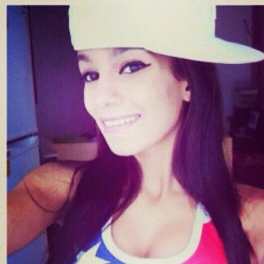 morena, aquariana, 17 years, meiga e abusada