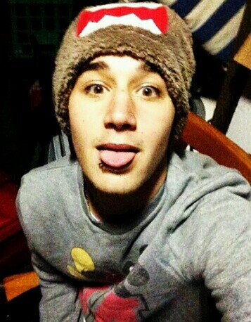 lukebrooksfofo's profile picture. bleh