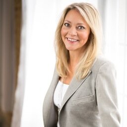Passionate, creative and strategic marketing maven who thrives on marketing challenges and makes work fun.