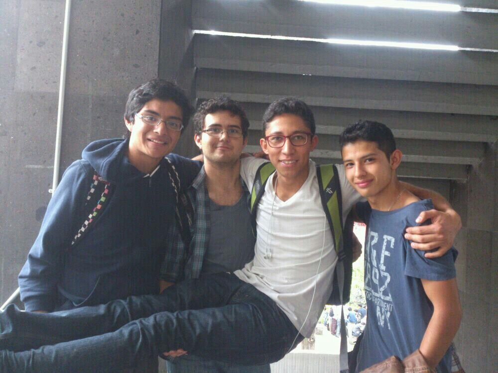 El Papayas, Papayeitor, Campitos, Papayinys. Orgullosamente UNAM. Aliis Vivere.