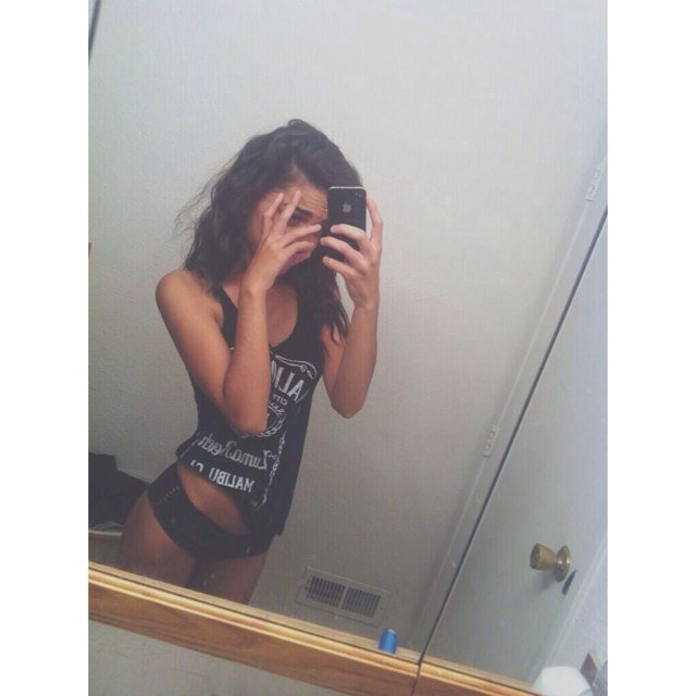 ☽ you’re a sexy machine, you’re a hollywood dream ☾
