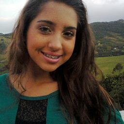 Nunca feche os olhos para o mundo, pois há pessoas que precisam do seu olhar. :)