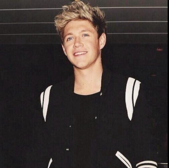 My name is Niall Horan. Im Irish, likes food and is a pretty cool lad. Im the real Niall, follow me for a follow back.