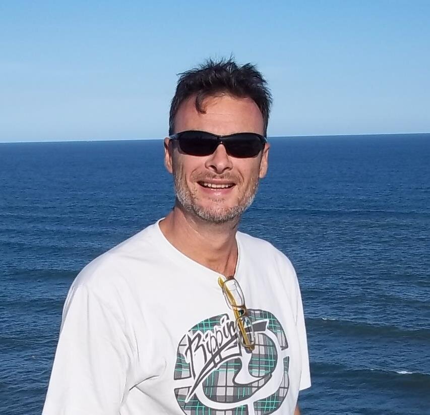 amigão sincero e sempre disposto ajudar e participar!! Adelante+