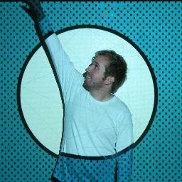 Estudiante de Ingeniería Civil Industrial en la Pontificia Universidad Católica de Chile.
Guitarrista de @andermusica