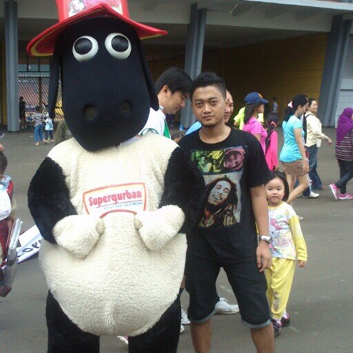 uca_empo's profile picture. orang miskin itu bukan orang yg ga punya uang tapi orang miskin itu orang yg ga punya ilmu...