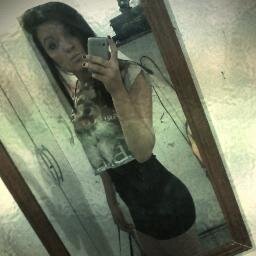 ela é linda sem mais e ta no meu bg, @iaemike aqui