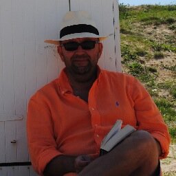 jeanlucvk's profile picture. #Sustainability coach & Freelance #Communication Mgr @jlvksensemaking. Mediavore. Decent musician. Passionate father of twins. Lire, Ecrire, Aimer. Vivre, quoi!