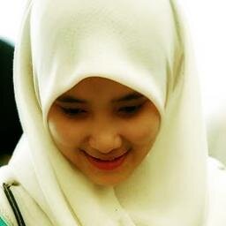 Aprl 24, 1995  | Mahasiswi FE Menejemen 13 | Keceeh (y) | Kalo senyum manis, kalo marah sadis. Itu aku. follback ? mention!™