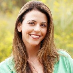 Donna Begg is the website admin of http://t.co/I96iDwY8T8. She has been working with health and beauty experts. She is an editor, analyst, and a researcher.