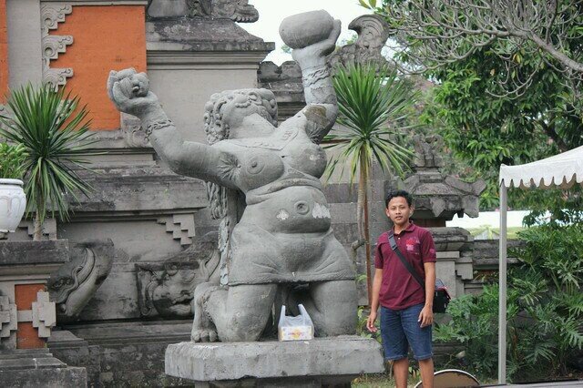 Kebahagiaan Keluargaku Kebahagiaanku juga