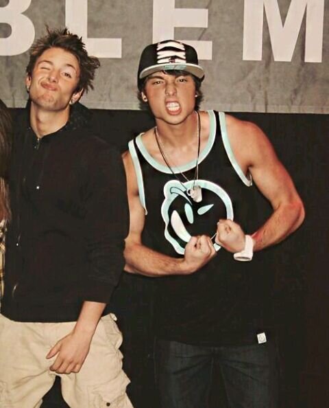 the only thing i know in life is that i love emblem3 so much