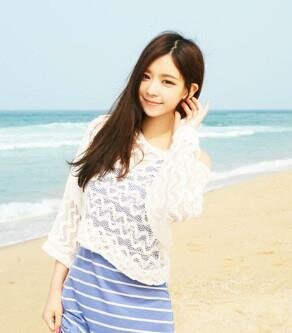 พริมโรสหรือพริม น้องสาวต่างพ่อและแม่ของซีเจย์
ฝากเนื้อฝากตัวด้วยนะ♥