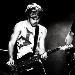 saved acc from @mytomlinsonarmy GO AND FOLLOW :)
