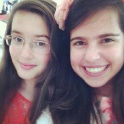 A Lara roubou meu bio ♡  
Te amo muito minha Bebe @LaraFariaC 14-10-2013