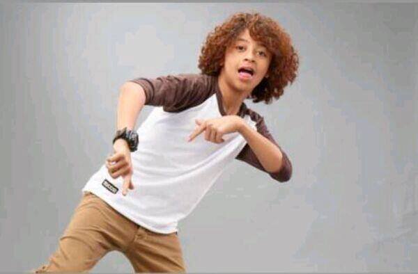Hello!:) followw acc ke 2 akuu yaahhh @Renieee3 #FJM
