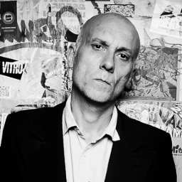 patrockwilliams's profile picture. Journaliste à ELLE (ex-Philosophie Magazine, Technikart, etc), membre du groupe DALTON, pop bizarre. https://t.co/EbTEao7W27…