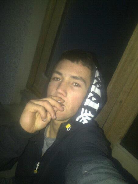 They all call me dazza I love a laugh and joke around and I love my girl kirsty so much3 I work and hit the gym every night and keep myslef to myself :) ...