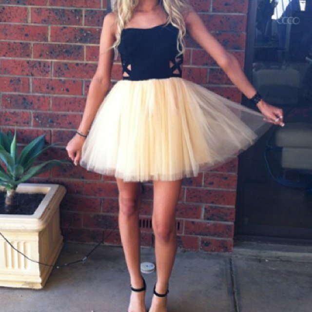 I tweet so I wont kill anyone because of their stupidity. Blonde. Drunk. Beauty School. ✌