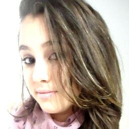 Não quero que o tempo volte, nem que as lembranças boas já vividas se repitam,só quero novas histórias maiores e melhores.