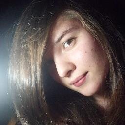 Alexandra_CSil's profile picture. Future Designer | loves animals and music!