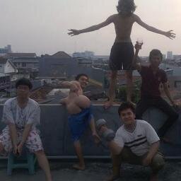 akbarevo's profile picture. gue manusia yg pnya mimpi, bkn cuma segumpal daging yg pnya sebuah nama, bisa berjalan, bisa berbicara || all is well all is well.. !!