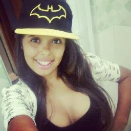 ninguém é mais que ninguém [=