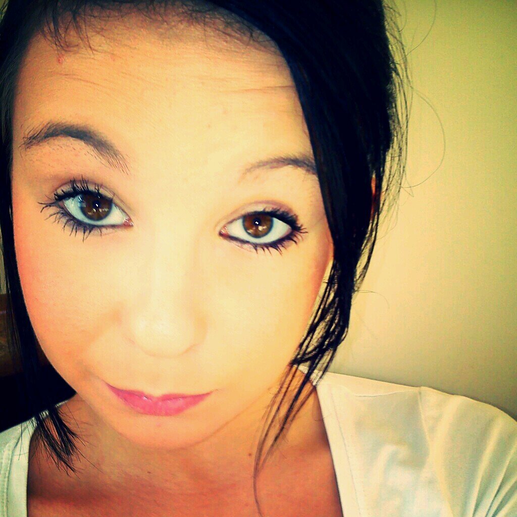 16,dancer & single kik:chloelouise1516, instagram:chloee17xx, fb: chloe louise ( profile pic same as twitter one)