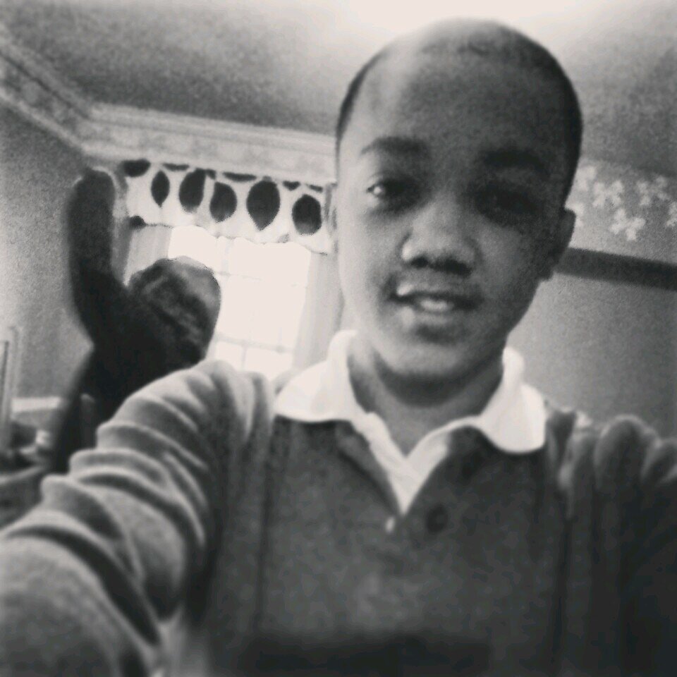kris greil Mckeesport   im funny never need to be serious well someti es follow ill follow back ight  now u hit that button
