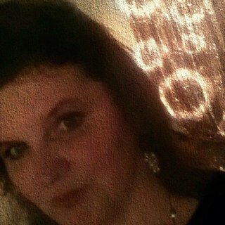 Pint drinker, lover of shiny objects and people. Respect my authoritah.