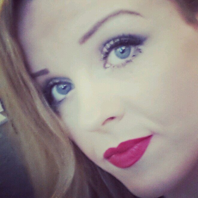 Loving life! Loving people! Unless u piss me off, then u can kiss ma plums!!!!!!!!