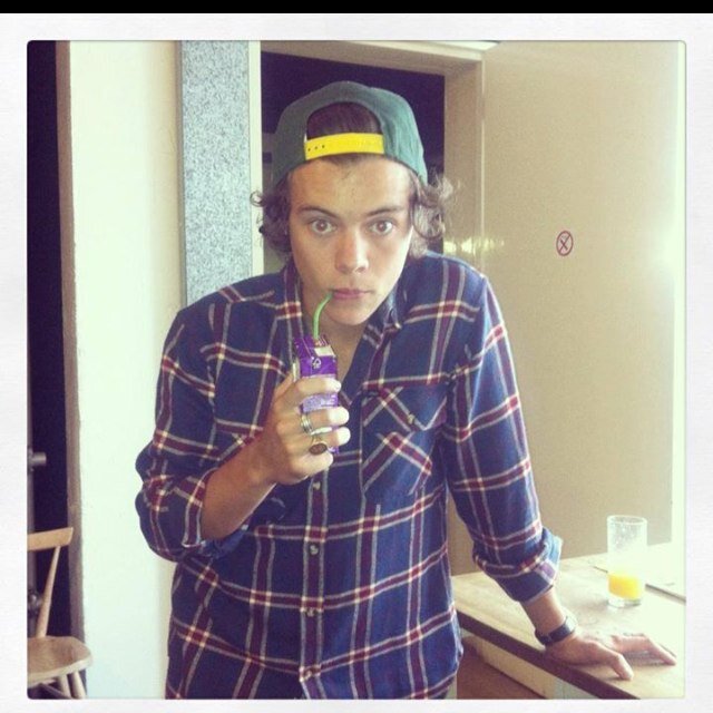 No need to follow but follow @niallss_onesie bc i gave you a free follow ilysm xo