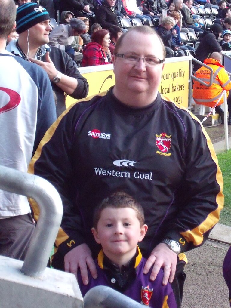 Rugby mad Welsh family man from the Dulais valley who provides commercial and contract management capabilities to his clients.