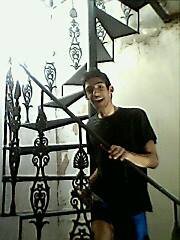 Sorria bonito e deixe os outros quererem descobrir qual é o segredo que faz você rir.