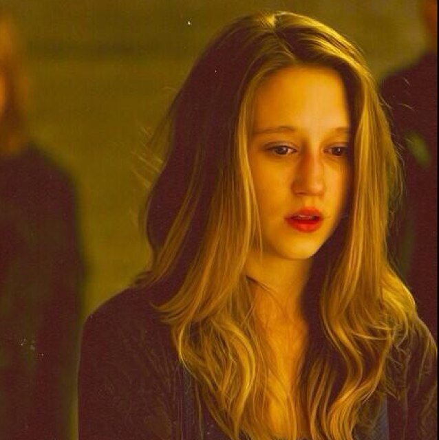 I seek to see why I am still living, when all I see when I look around is darkness and pain. [American Horror Story RP]
