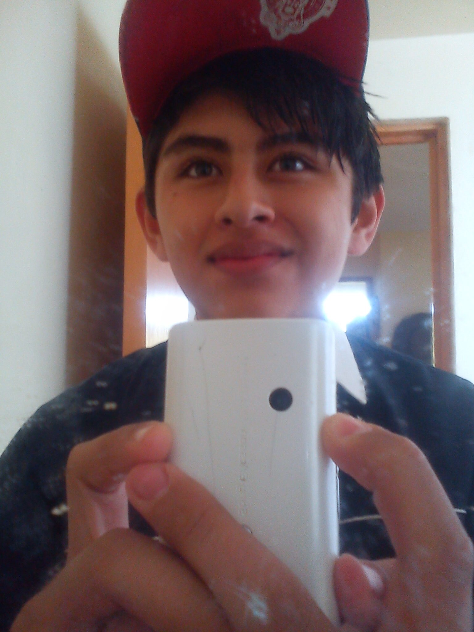 Hooola!!! Pues soy Dj y tambien tengo un canal en youtube Apoyeeen!! XD
