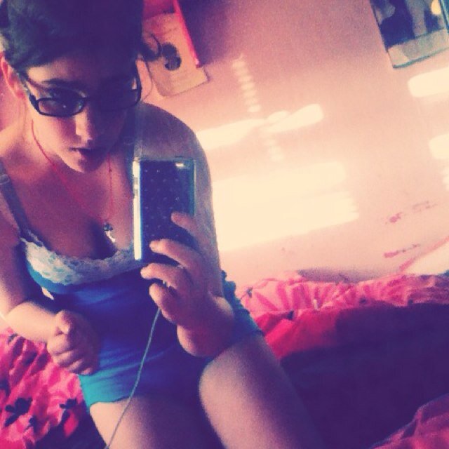 follow me and i will follow you back:)