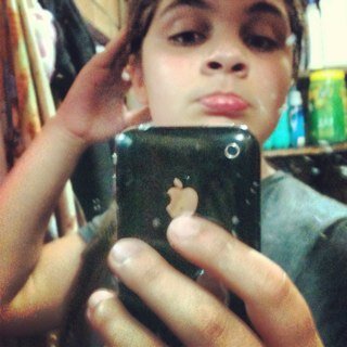Sou uma pessoa que faz amizade fácil e quando faço amizade é para ser eterna..