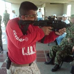 instructor especialista en proteccion a dignatarios ,manejo de armas cortas practicante de artes marciales especialista en conduccion evasiva en motocicletas