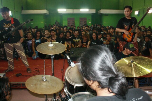 Band yang terbentuk pada awal tahun 2010 oleh pemuda-pemuda perut-perut boyor dengan menyungsung aliran musik SLAMMING BRUTALDEATH ;)